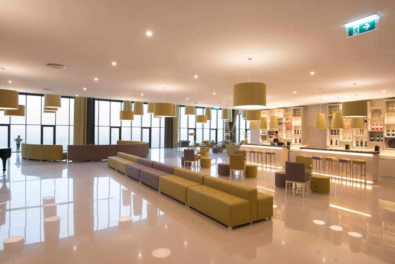 Vila Gale Sintra Exterior photo The lounge at the airport